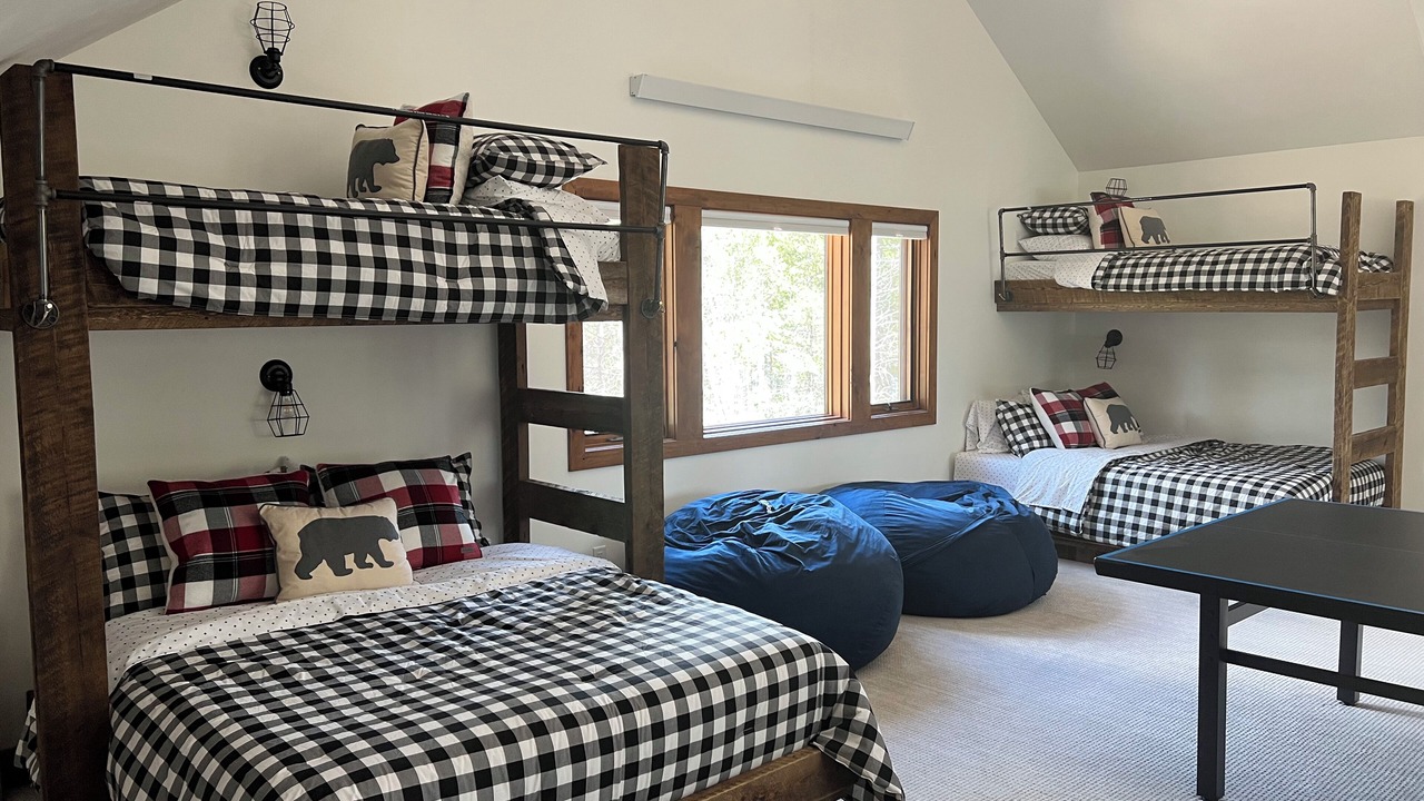 Photo of Bedroom in Island Park