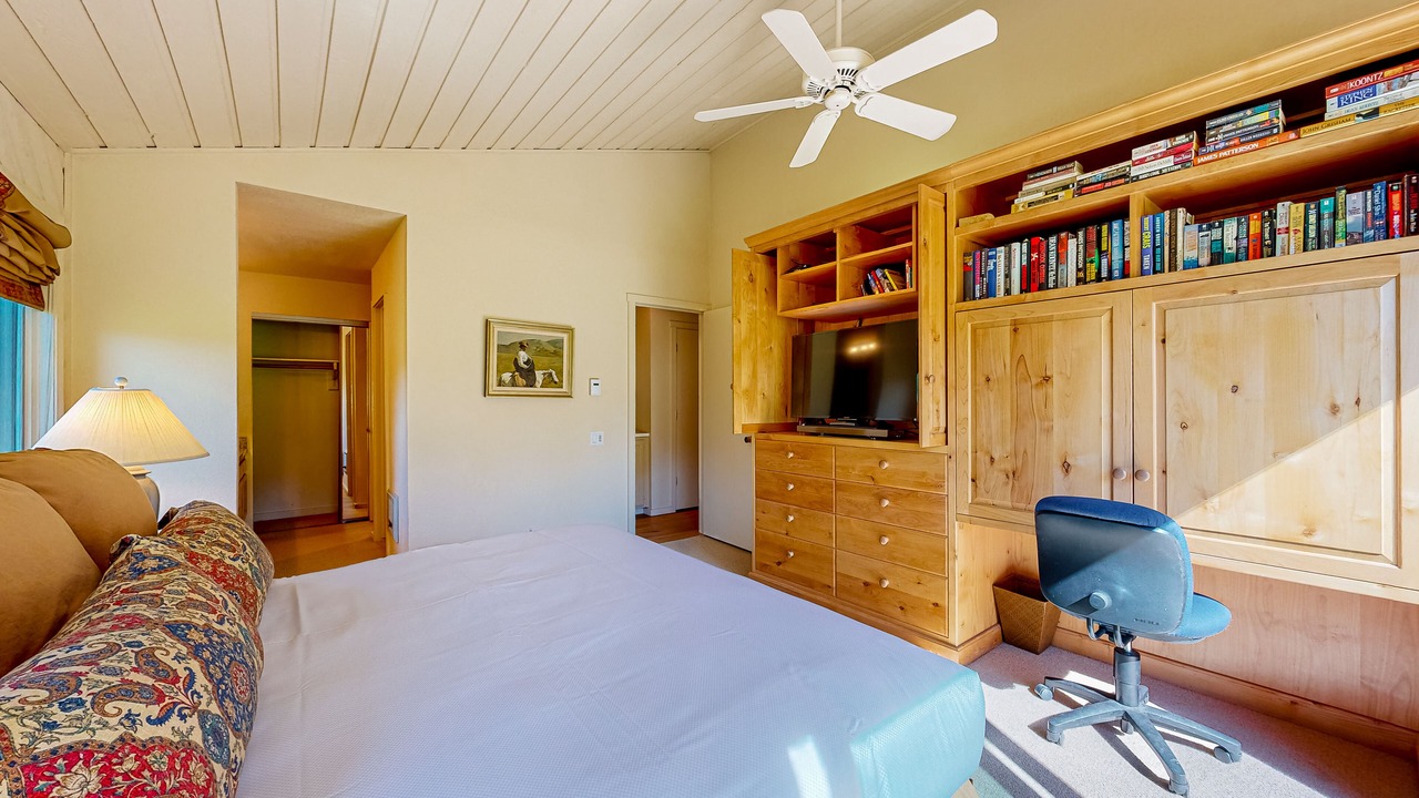Photo of Bedroom in Elkhorn Village