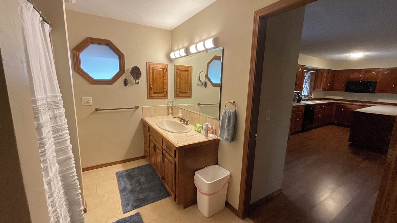 Photo of Bathroom in Bone