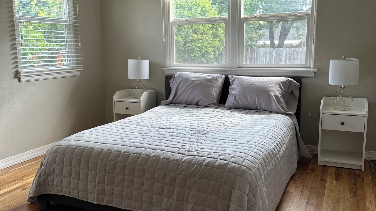 Photo of Bedroom in Depot Bench