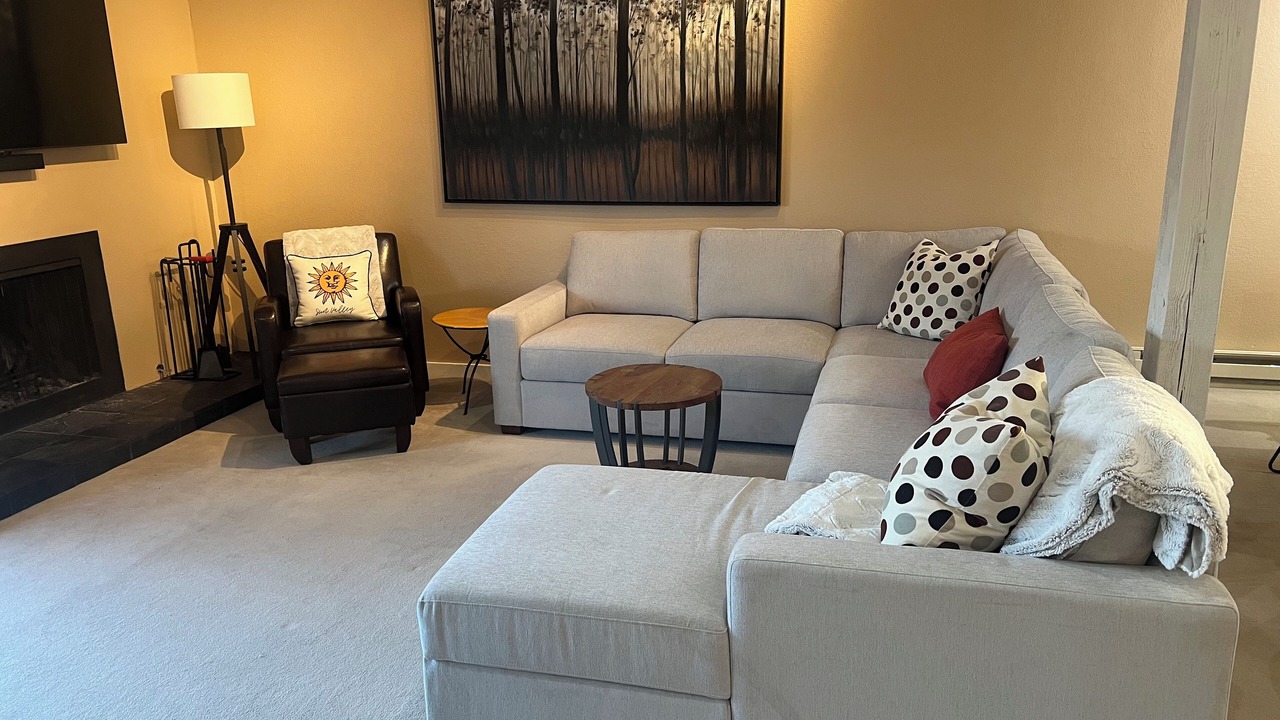 Photo of Livingroom in Elkhorn Village