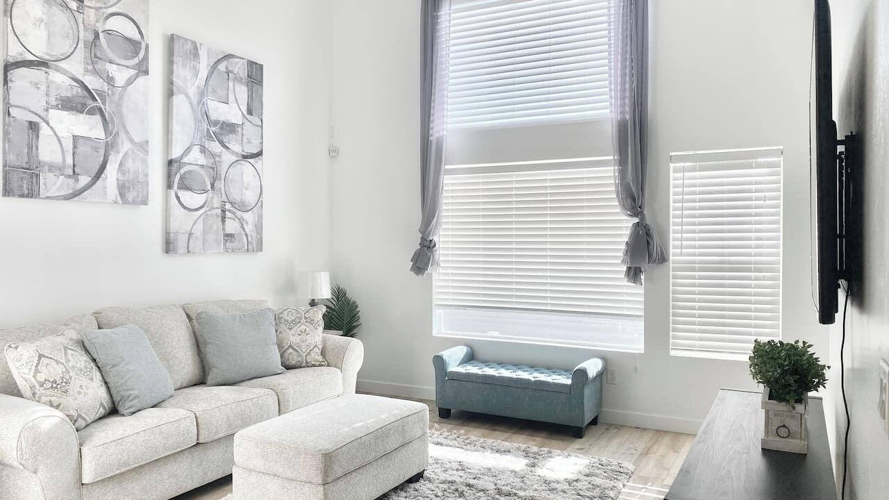 Photo of Livingroom in Midvale