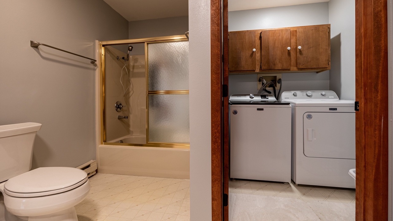 Photo of Bathroom in Wapiti