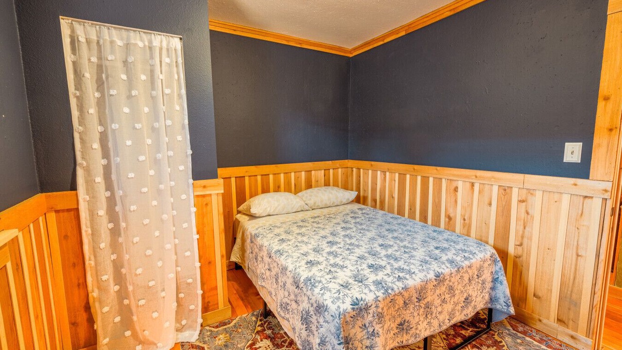 Photo of Bedroom in North End