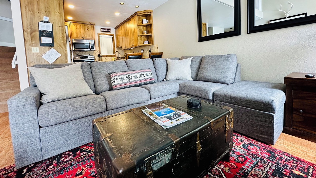 Photo of Livingroom in Elkhorn Village