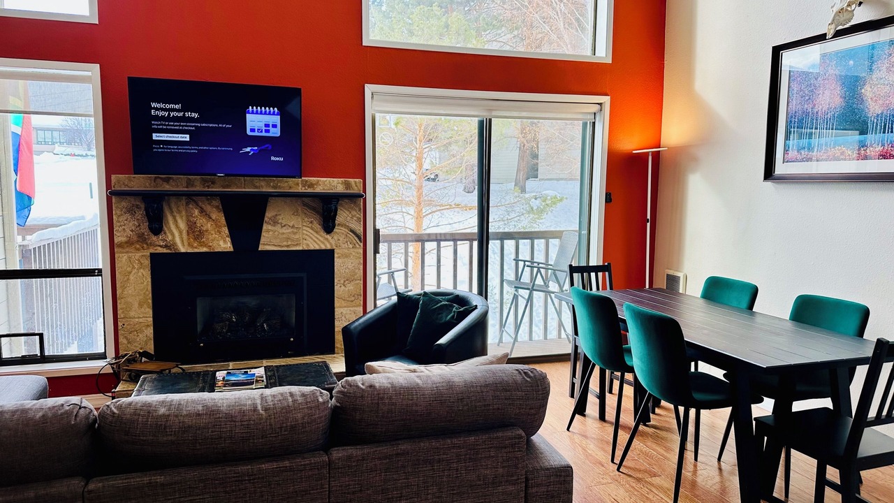 Photo of Livingroom in Elkhorn Village