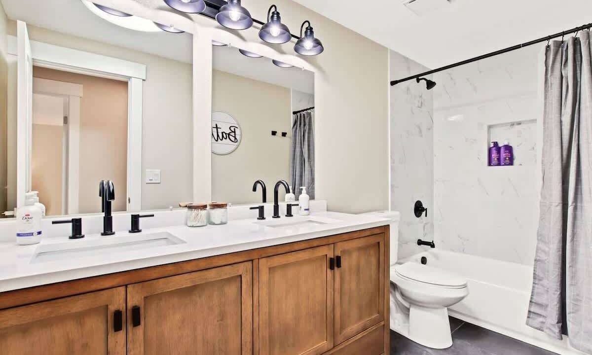 Photo of Bathroom in Eagle
