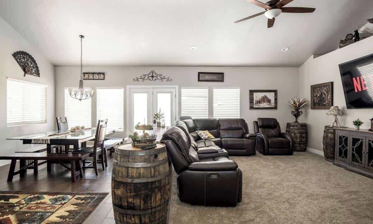 Photo of Livingroom in Grantsville