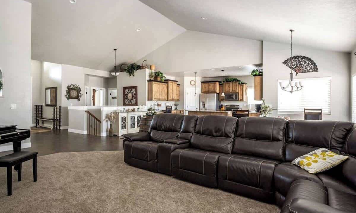 Photo of Livingroom in Grantsville