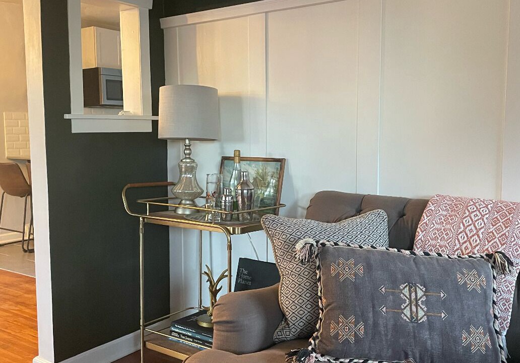 Photo of Livingroom in People's Freeway