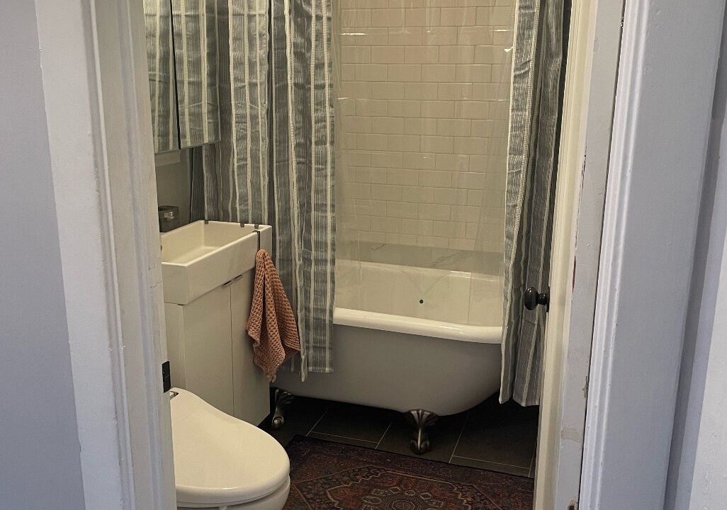 Photo of Bathroom in People's Freeway