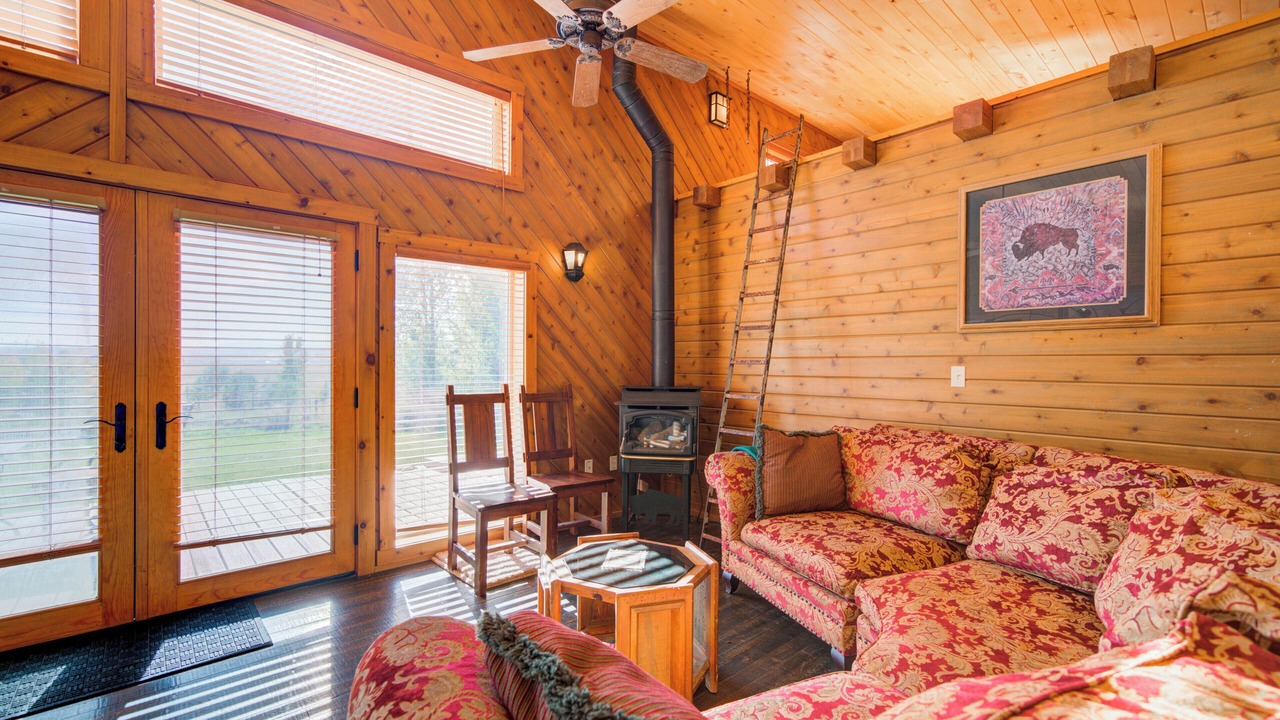 Photo of Livingroom in Three Forks