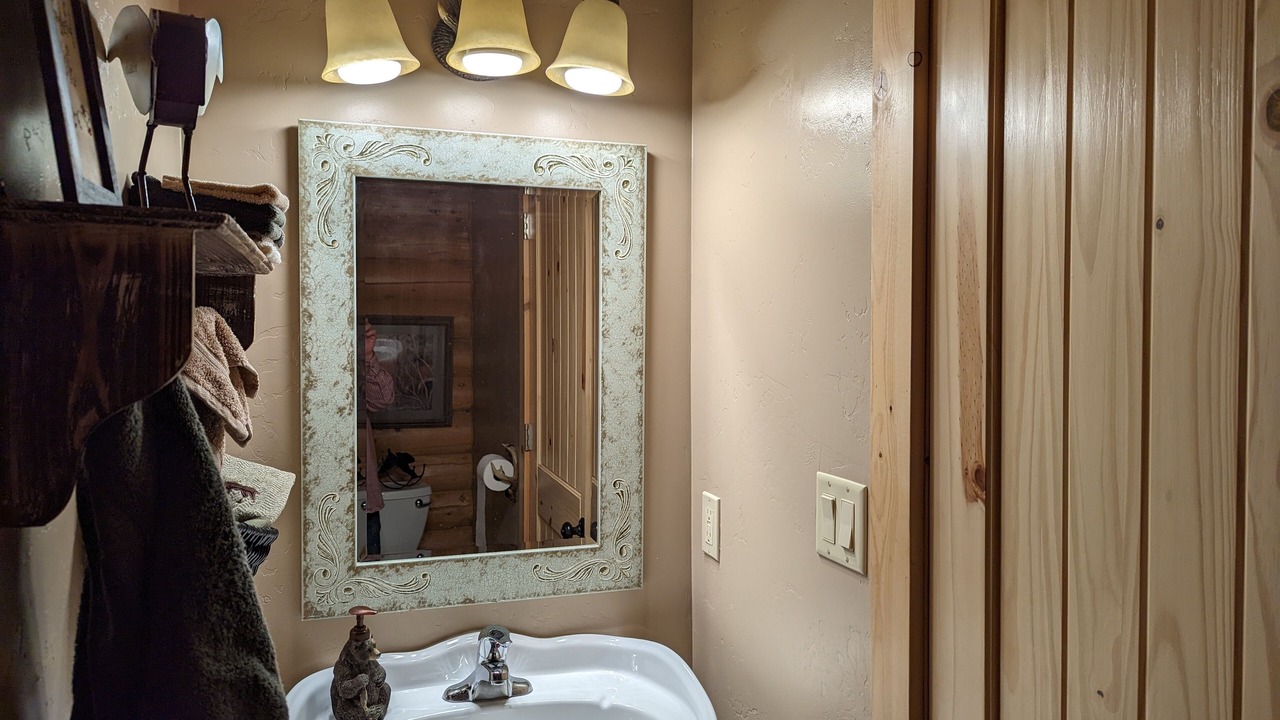 Photo of Bathroom in Thatcher
