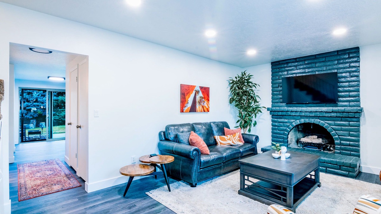 Photo of Livingroom in Millcreek