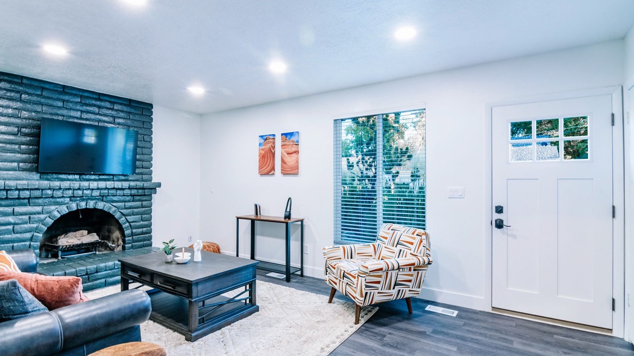 Photo of Livingroom in Millcreek