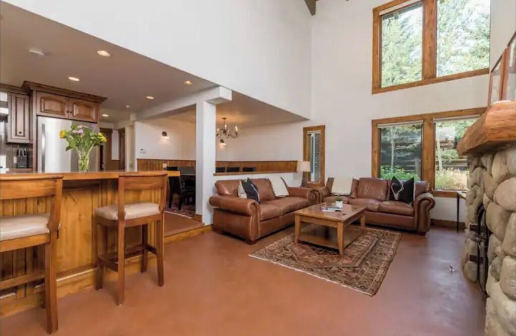 Photo of Livingroom in Warm Springs