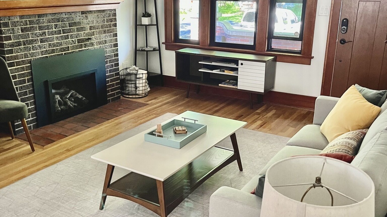 Photo of Livingroom in University District