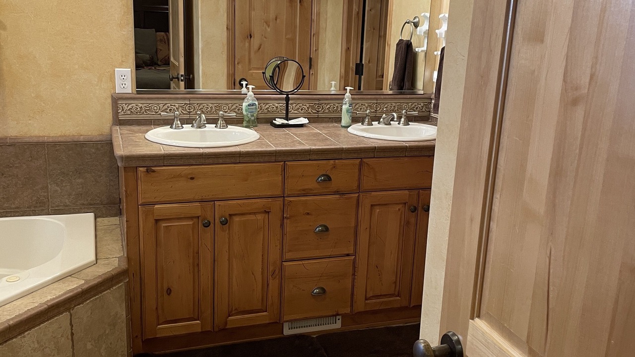 Photo of Bathroom in Wolf Creek