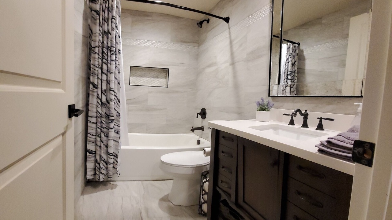 Photo of Bathroom in Harbor Village