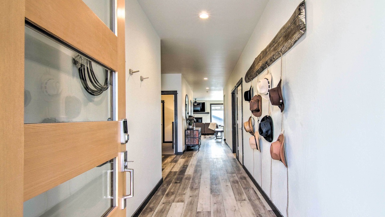 Photo of Livingroom in Four Corners