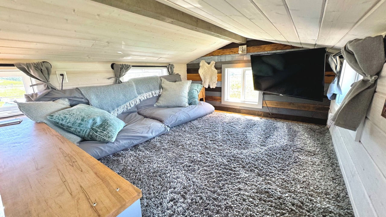Photo of Livingroom in Victor
