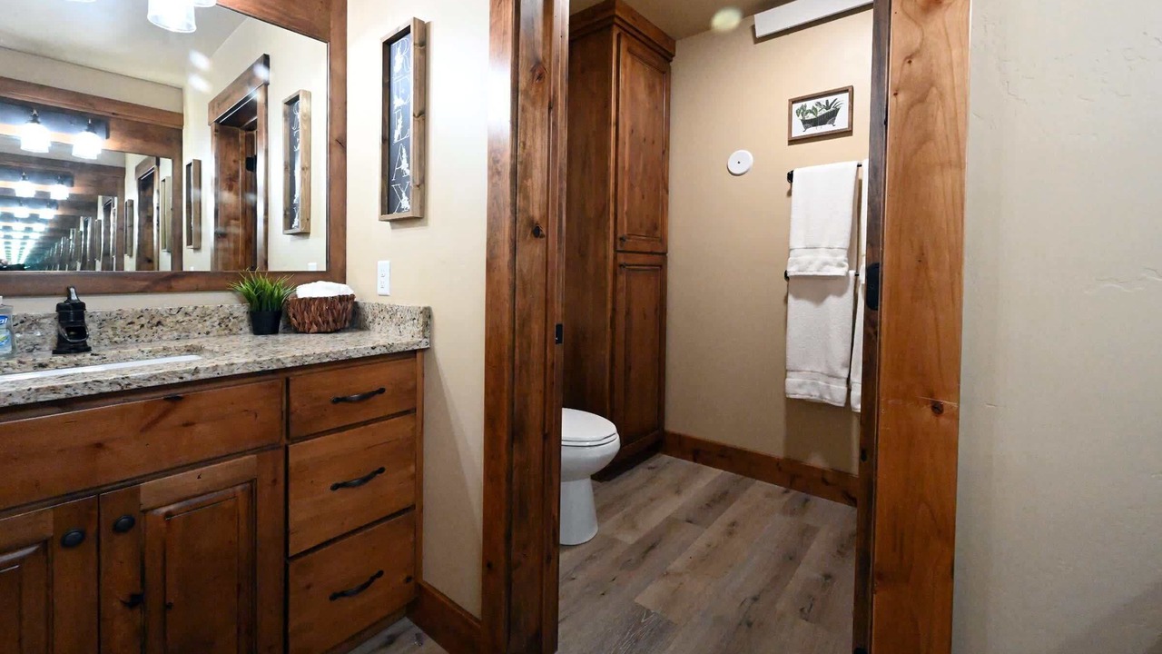 Photo of Bathroom in Island Park
