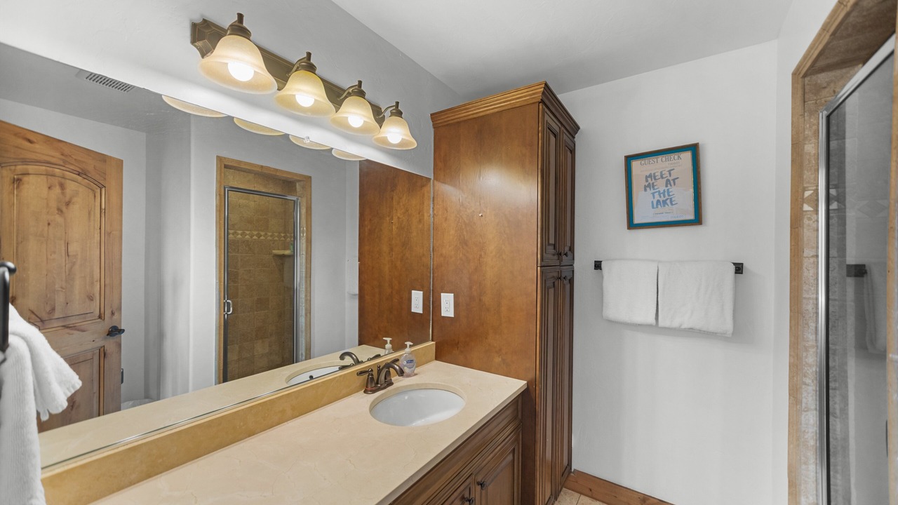 Photo of Bathroom in Garden City
