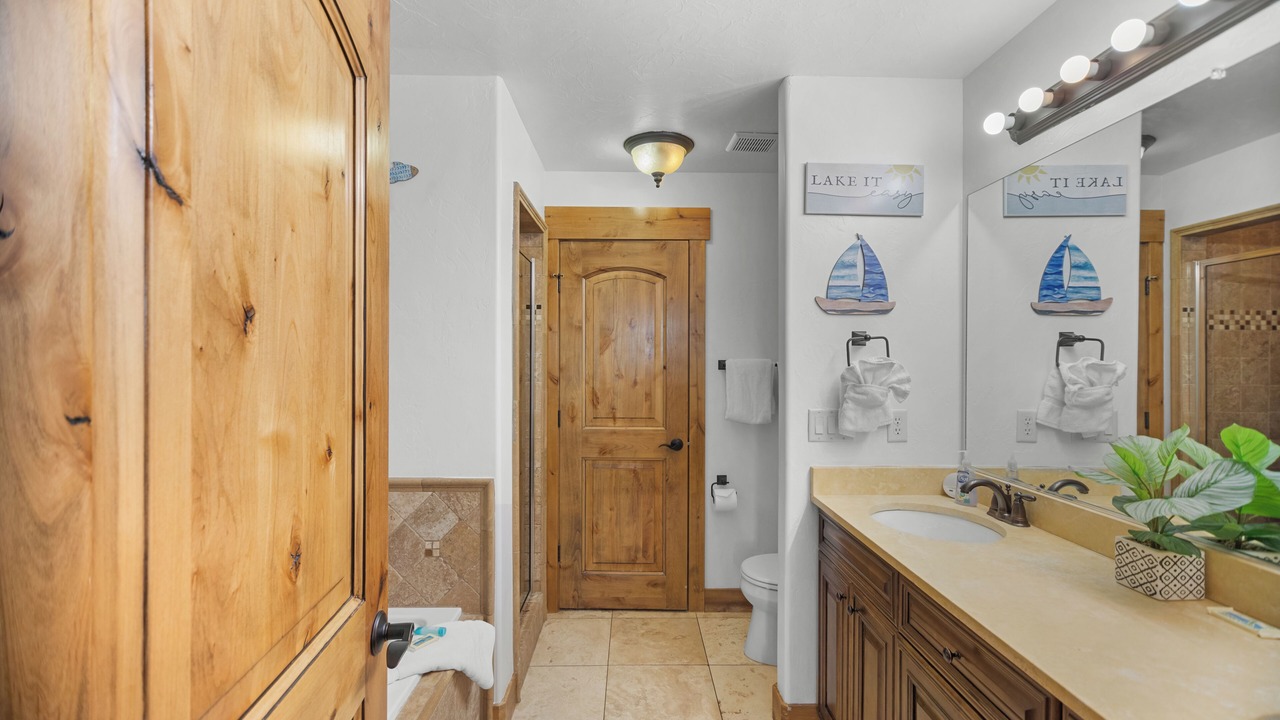 Photo of Bathroom in Garden City