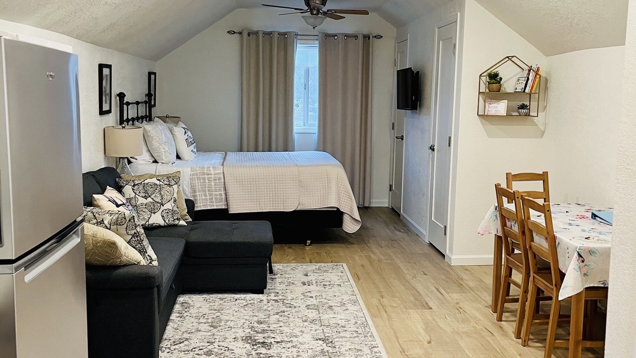 Photo of Bedroom in Gardiner