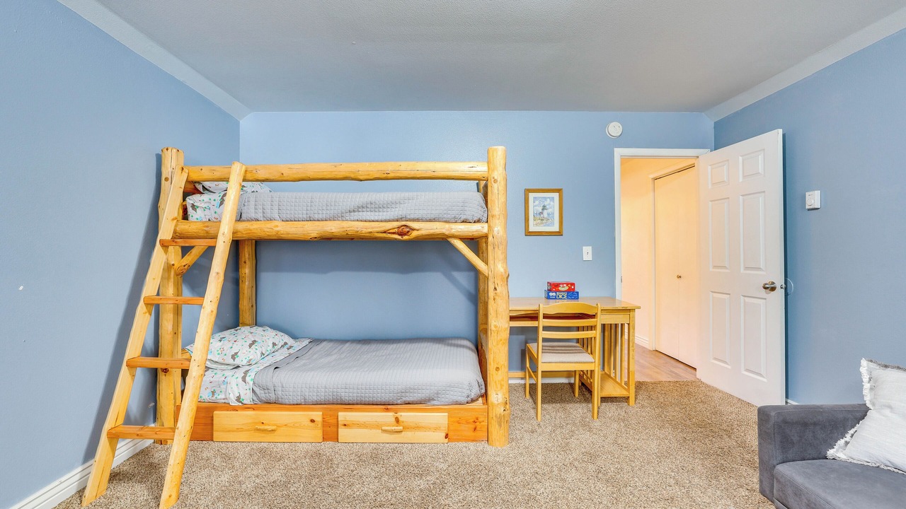 Photo of Bedroom in Garden Valley