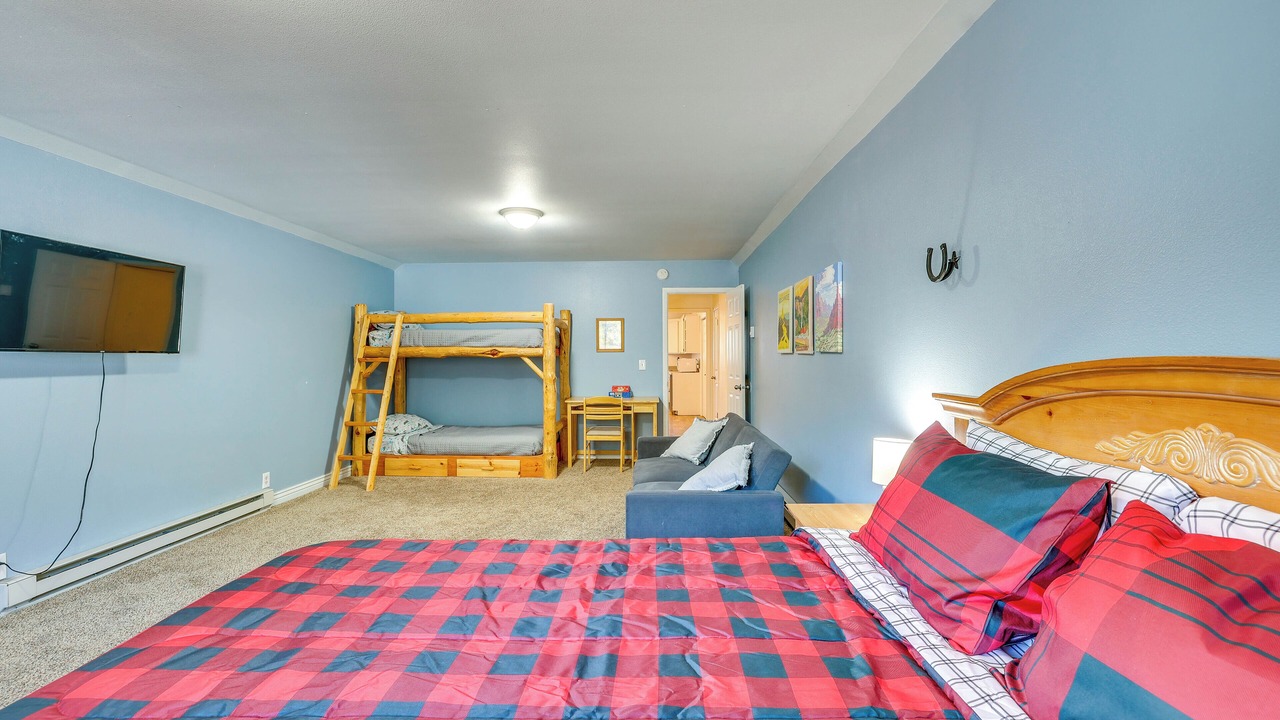 Photo of Bedroom in Garden Valley