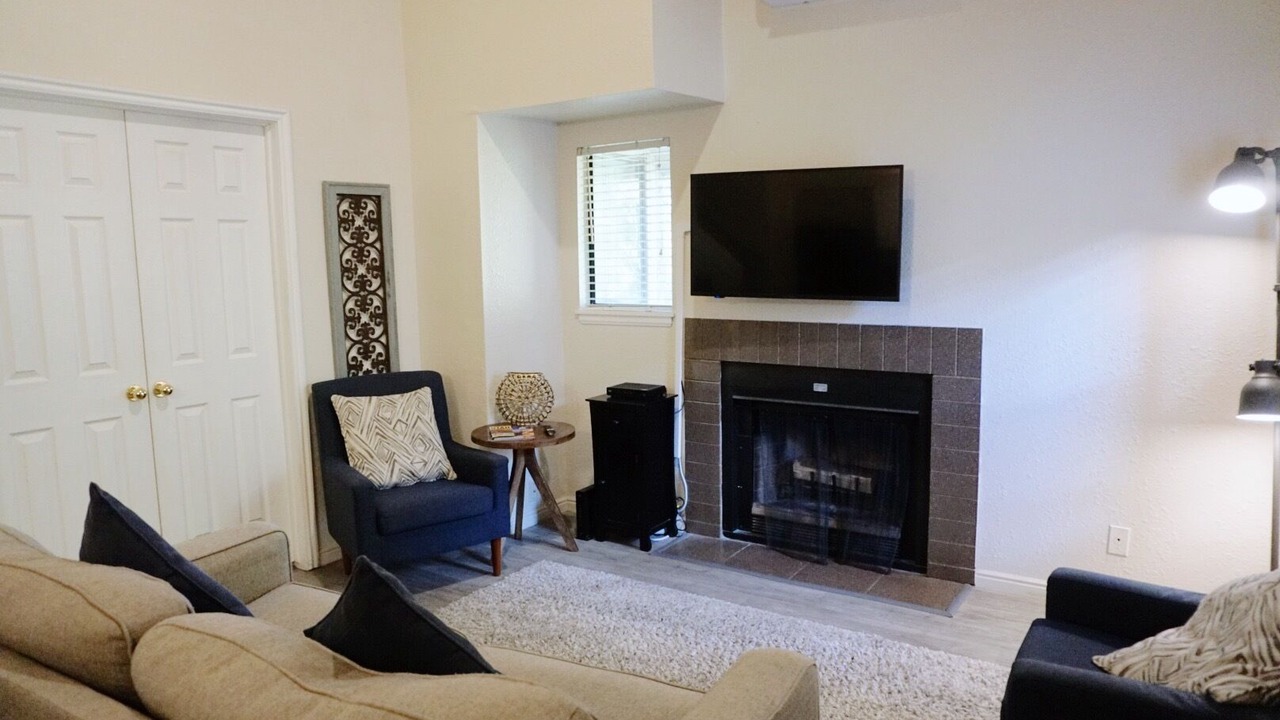Photo of Bedroom in Central City