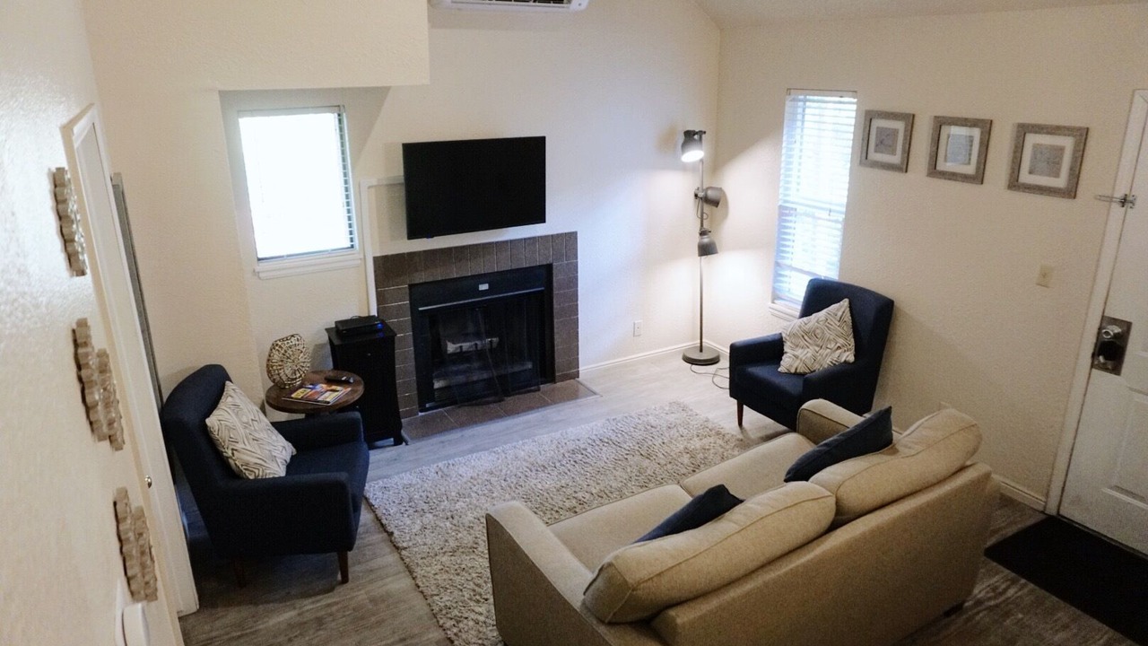 Photo of Livingroom in Central City