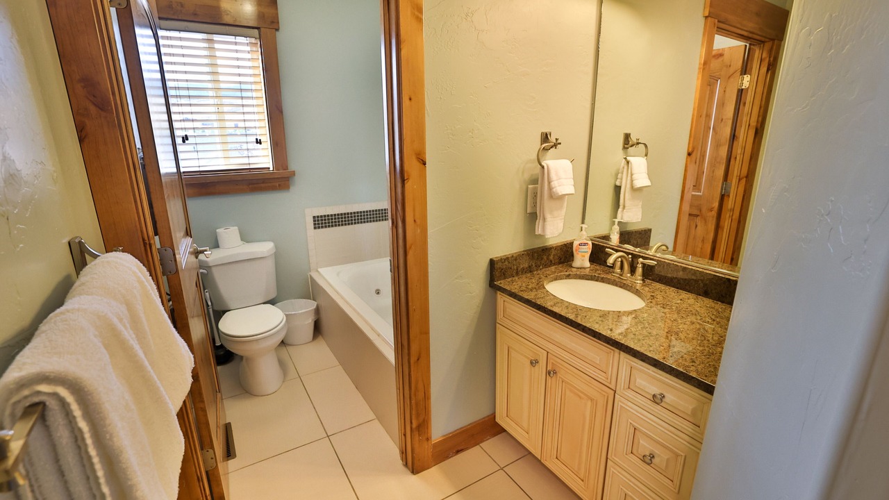 Photo of Bathroom in Garden City