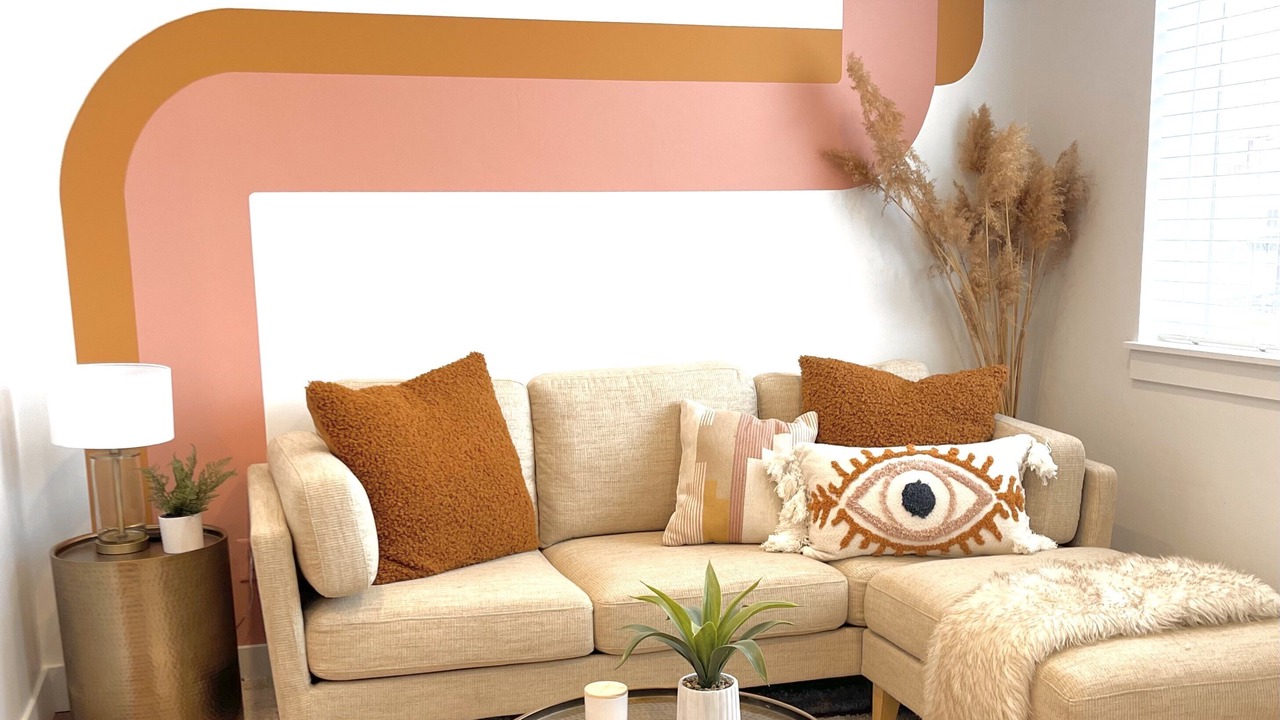 Photo of Livingroom in People's Freeway