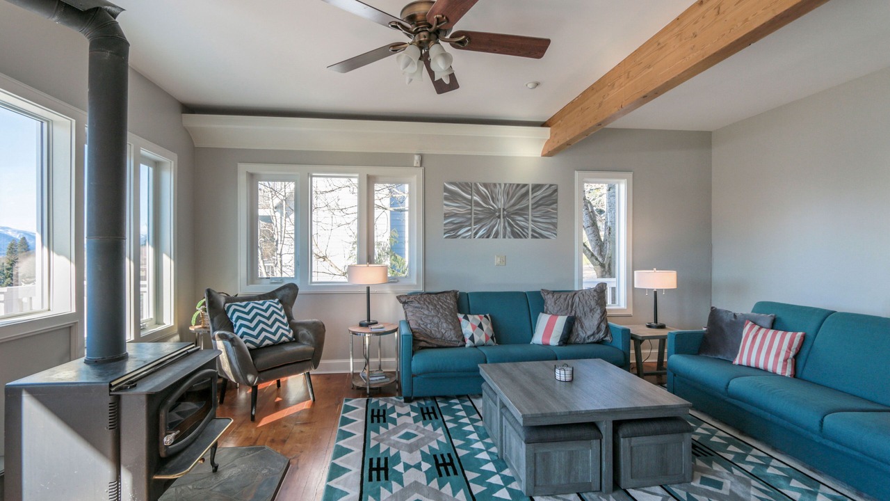 Photo of Livingroom in White Salmon