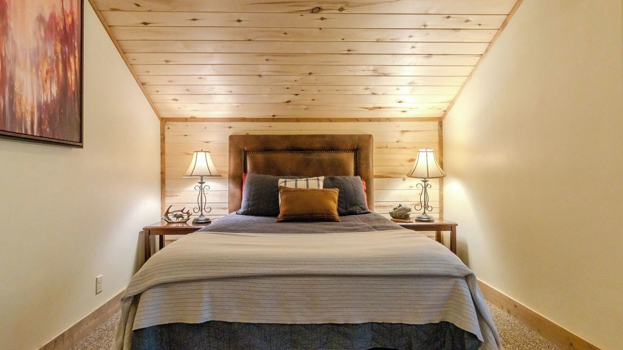 Photo of Bedroom in Island Park