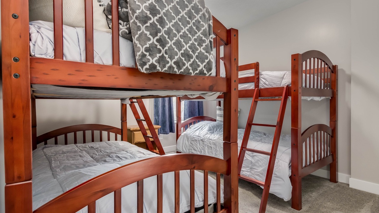 Photo of Bedroom in Cottonwood Heights