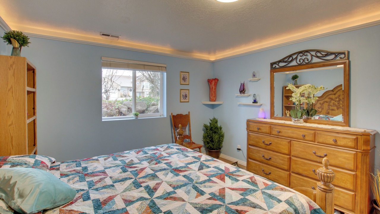 Photo of Bedroom in Farr West
