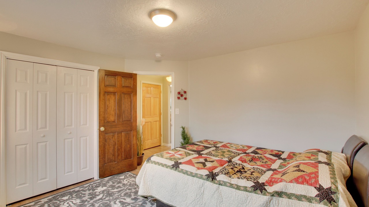 Photo of Bedroom in Farr West
