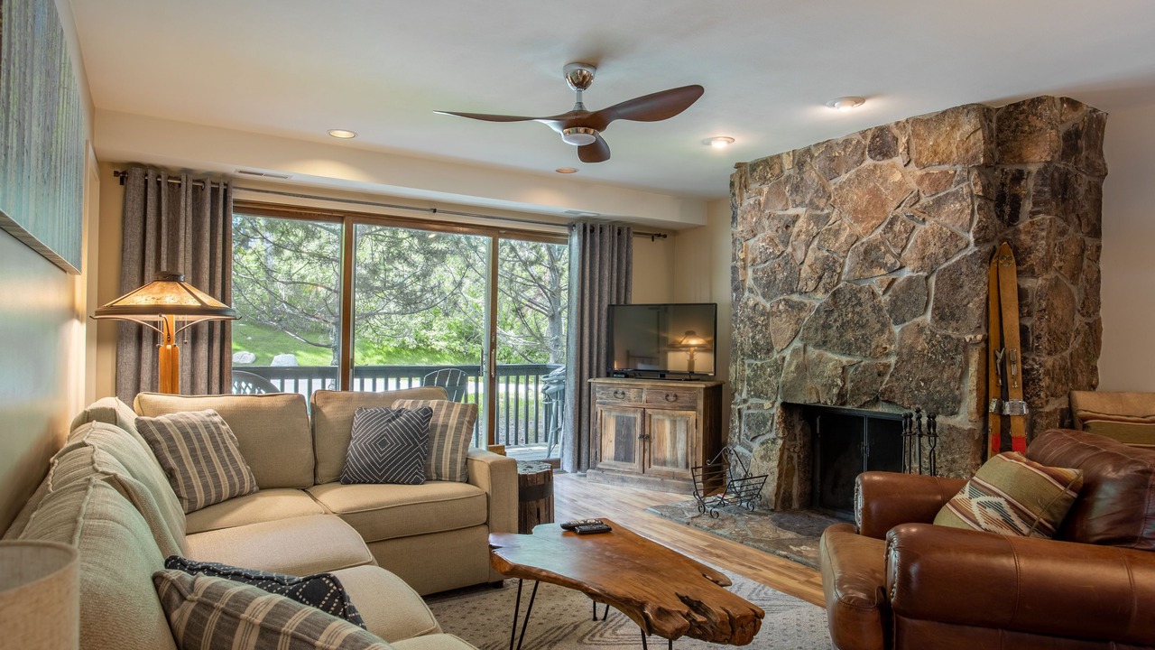 Photo of Livingroom in Teton Village