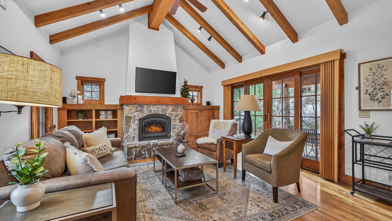 Photo of Livingroom in Tamarack Resort