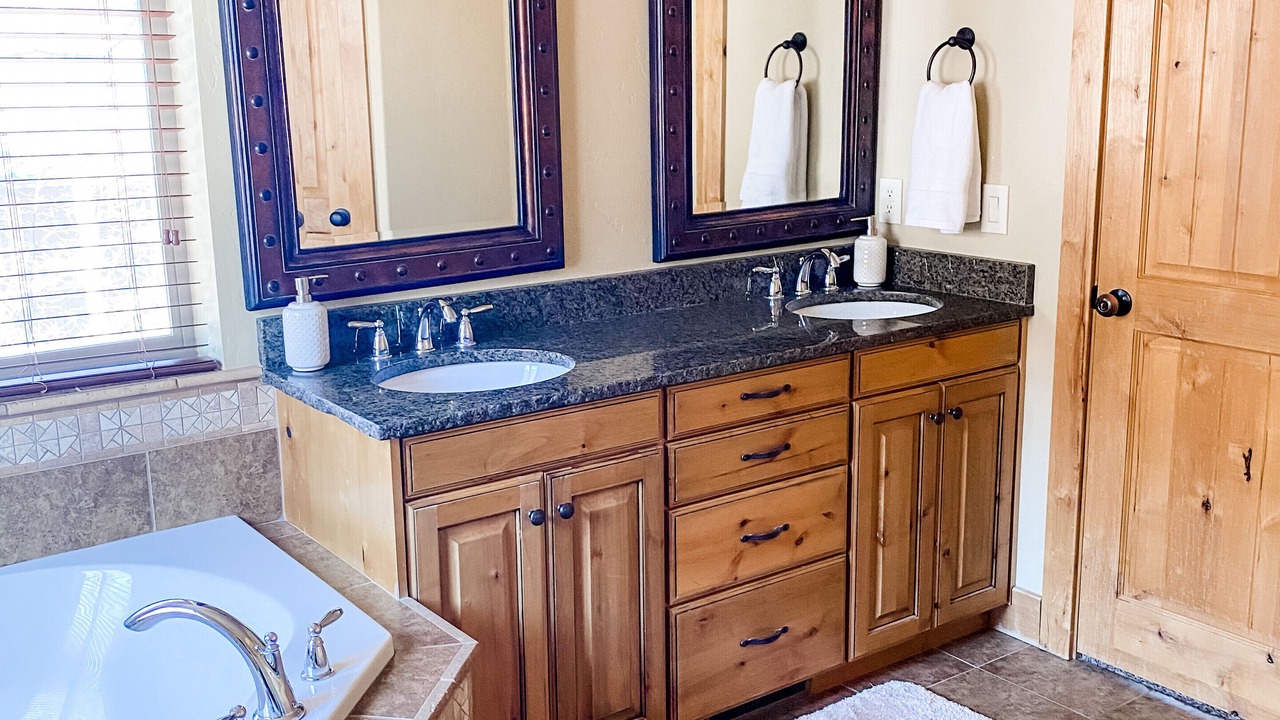 Photo of Bathroom in Harbor Village