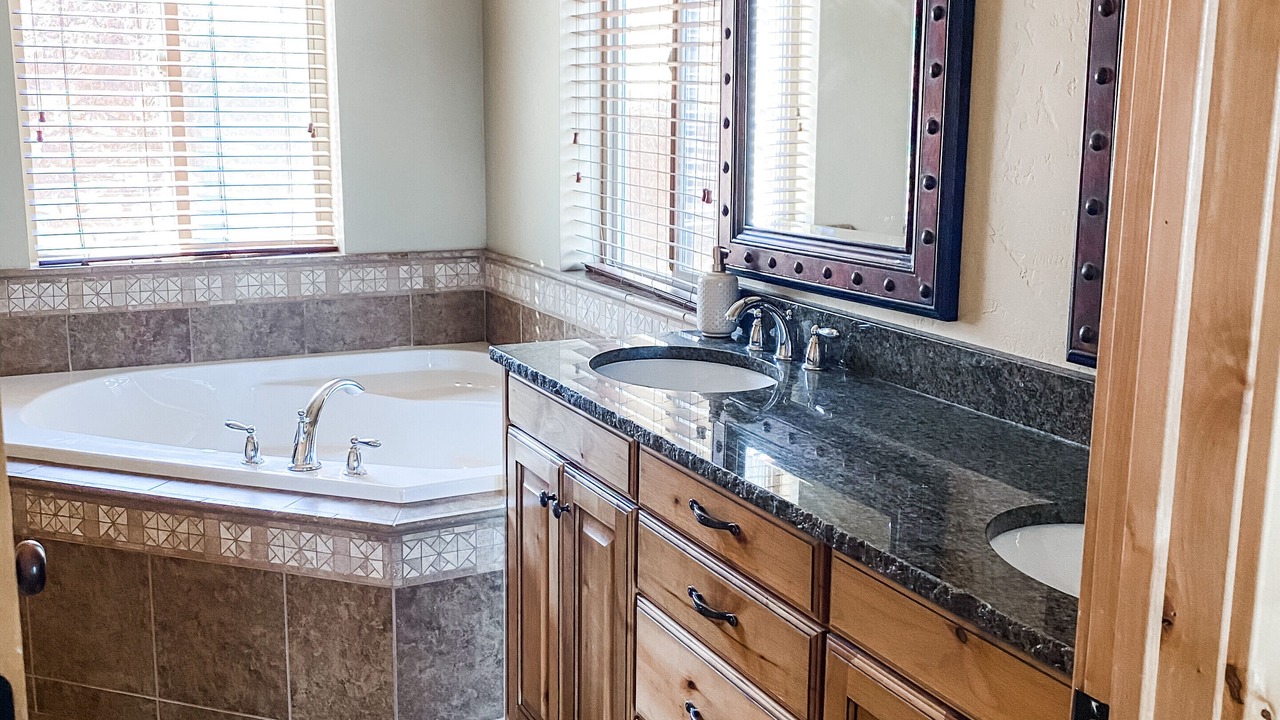 Photo of Bathroom in Harbor Village