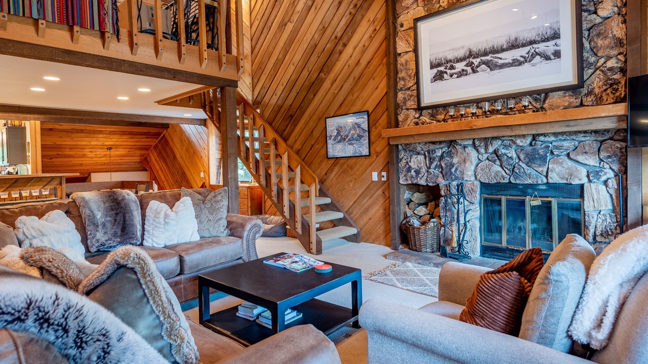 Photo of Livingroom in Elkhorn Village