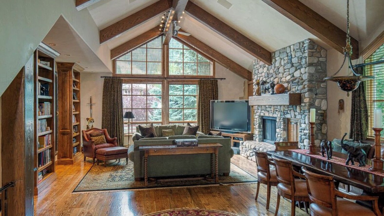 Photo of Livingroom in Warm Springs