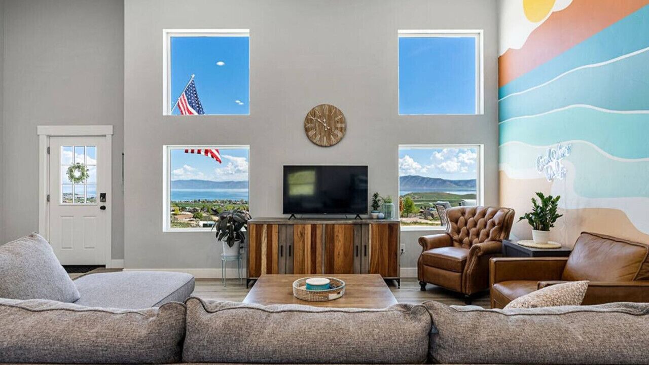Photo of Livingroom in Sweetwater