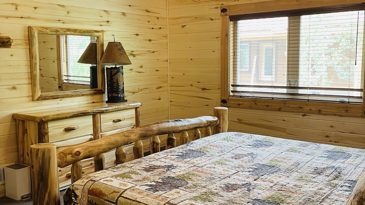 Photo of Bedroom in Island Park