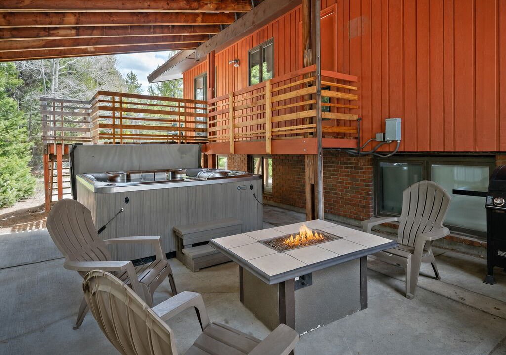 Photo of Patio Balcony in West Yellowstone