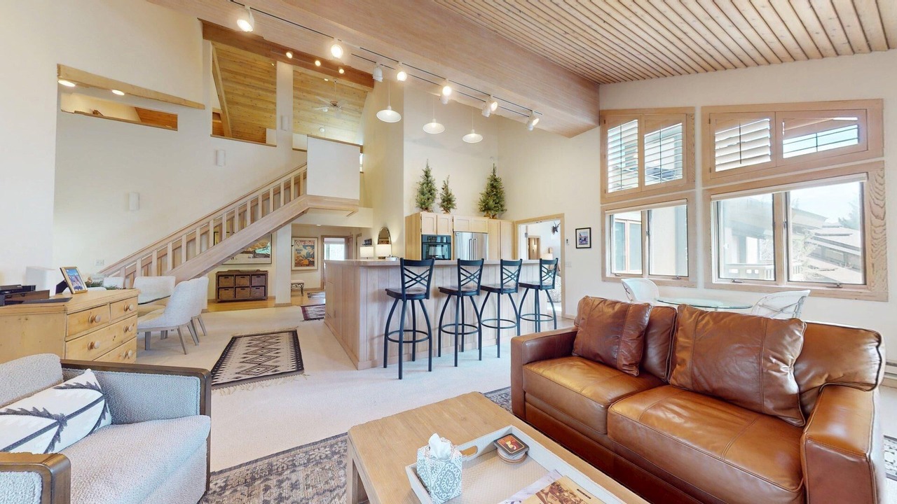 Photo of Livingroom in Elkhorn